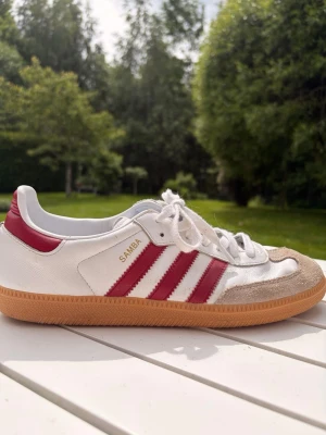 Adidas samba og - Adidas samba og, mycket bra skick, nästan aldrig använt, har tyvärr inte box då den är slängd😔😁