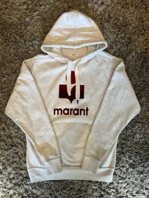 Isabel Marant hoodie - Mycket fin hoodie i toppskick från Isabel Marant | Otroligt populär och eftertraktad! | Skick: 9/10 | Storlek: 34 | Hör gärna av dig vid frågor!!