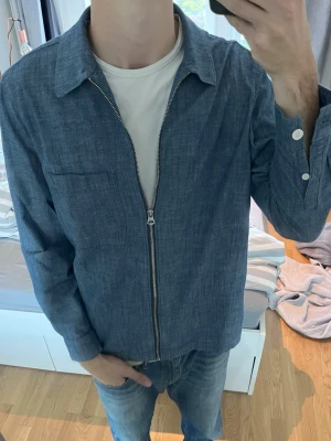 Blå overshirt - Riktigt snygg overshirt från Weekday | Storlek M | Mycket bra skick✅|