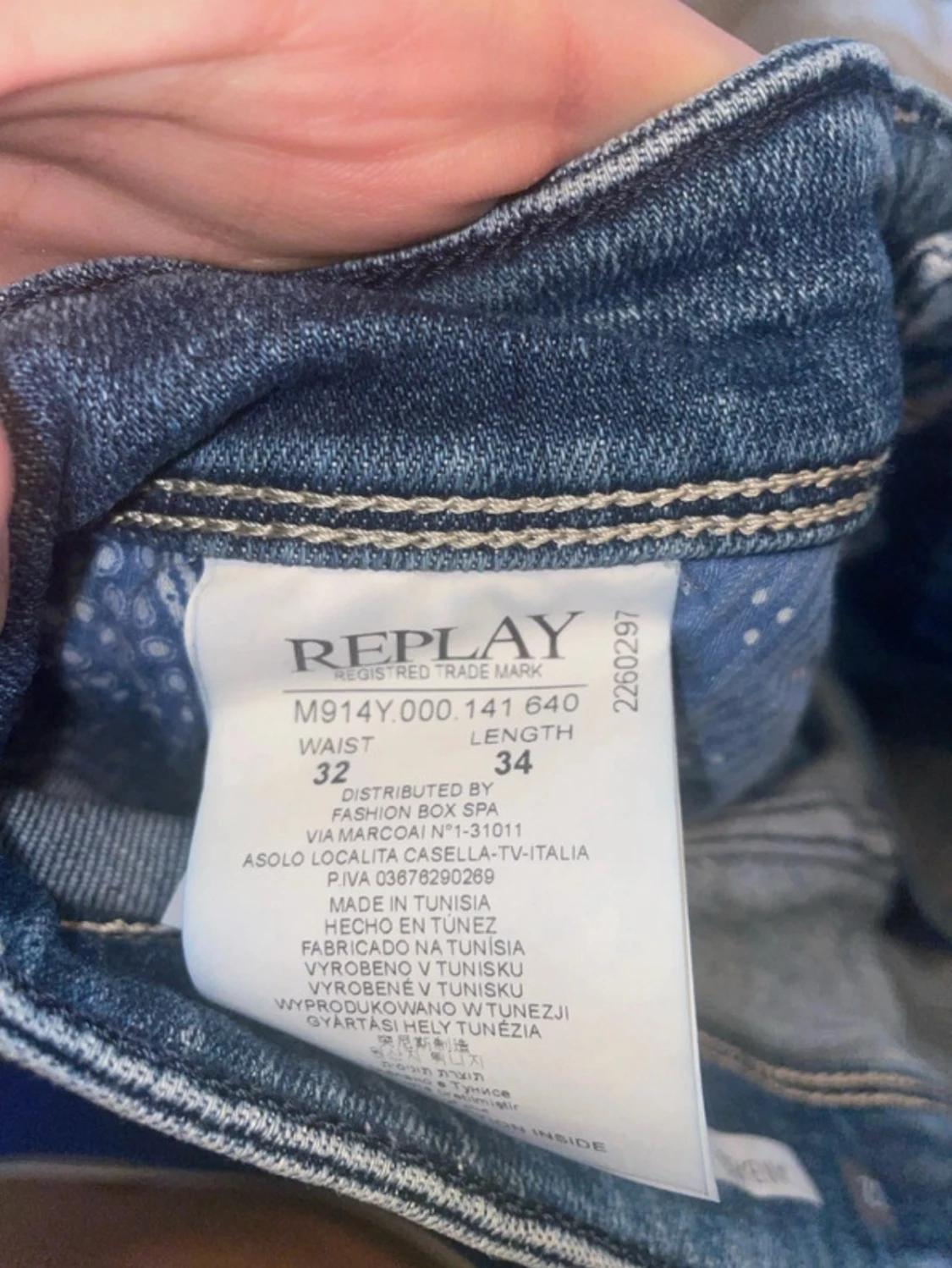 Blå slitna anbass jeans från Replay - 2