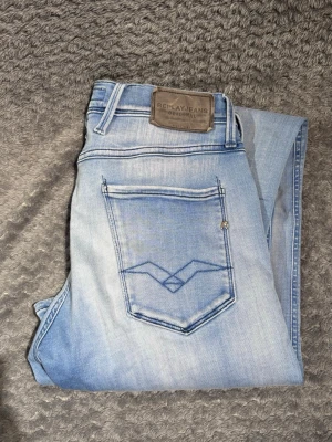 Replay jeans - Säljer dessa jätte snygga replay anbass jeans i storlek 30 skriv om frågor😊