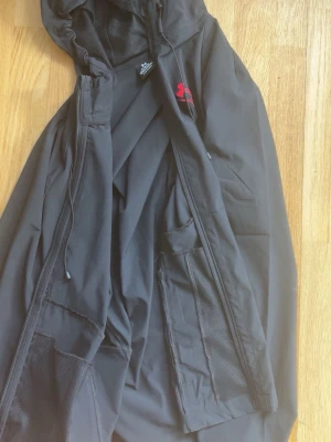 Under armour jacka  - Fett under armour jacka 