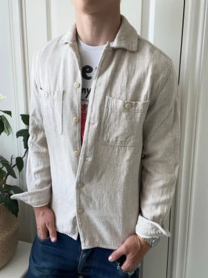 Dobber overshirt  - Dobber overshirt, Inga defekter! Modellen i bilderna är 180 cm 75 kg och bär Storlek S , Kom med frågor! 🌟 (Kan gå ned i pris vid köp av paket 😉) 