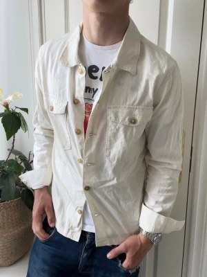 Selected overshirt  - Selected overshirt - sjukt najs. Inga defekter! Modellen i bilderna är 180 cm 75 kg och bär Storlek s , Kom med frågor! 🌟 (Kan gå ned i pris vid köp av paket 😉) 