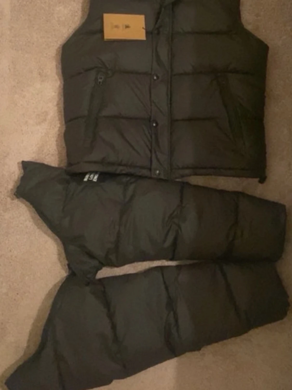 Svart dunväst med avtagbar huva - 2