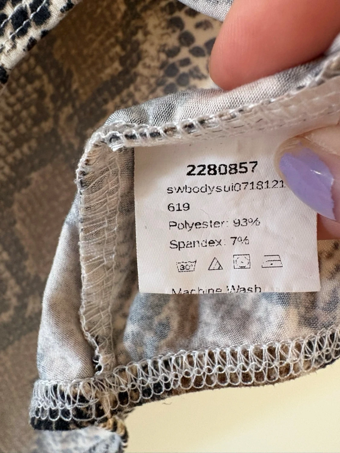 Ormmönstrad långärmad body - 2