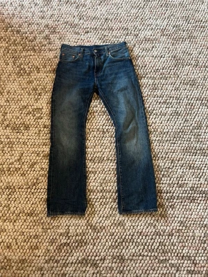 Levi's blå raka jeans - Säljer ett par skit feta Levis 517 jeans. Pris kan diskuteras 