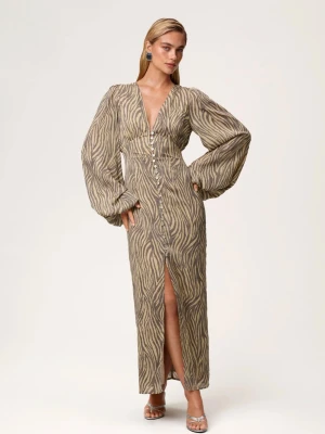 Klänning från adoore  - Aldrig använd, med lappen kvar💕 köpt för 1695 i butik, skriv för egna bilder!