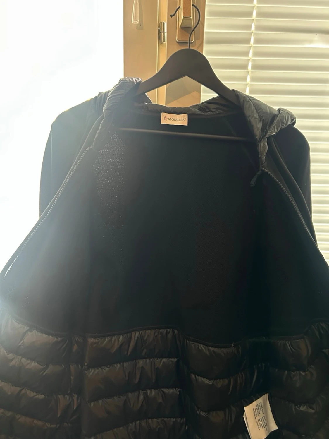Svart pufferjacka från Moncler - 3