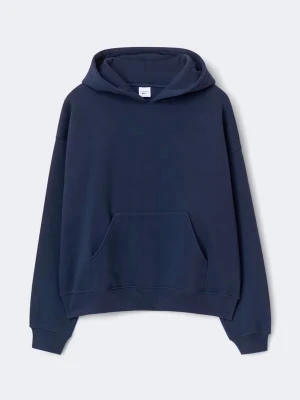 Mörkblå hoodie med huva - Använt den flera gånger. Skriv om ni vill se bättre bilder
