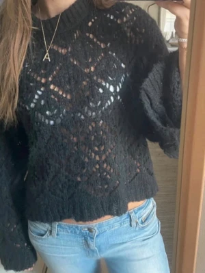 Svart virkad stickad tröja - Super snygg stickad tröja från Zara!💖I stl S💞
