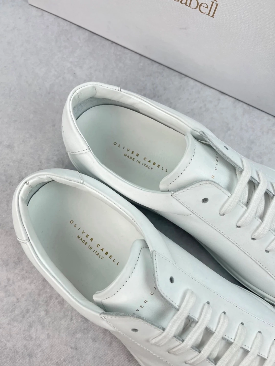 Vita sneakers från Oliver Cabell - 1