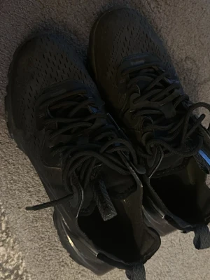 Nike reacts - Nya Nike reacts från lillebrorsan använda 1 vecka.