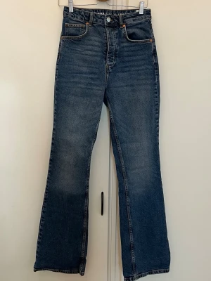 Jeans - Storlek: 29/32 Märke: Bikbok  Skick: Använda 2 gånger, bra skick 