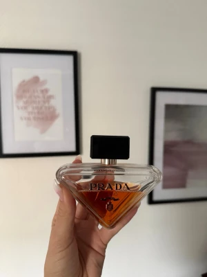 Prada Paradoxe Intense - ➡️ Användning : Ungefär 50% av flaskan 