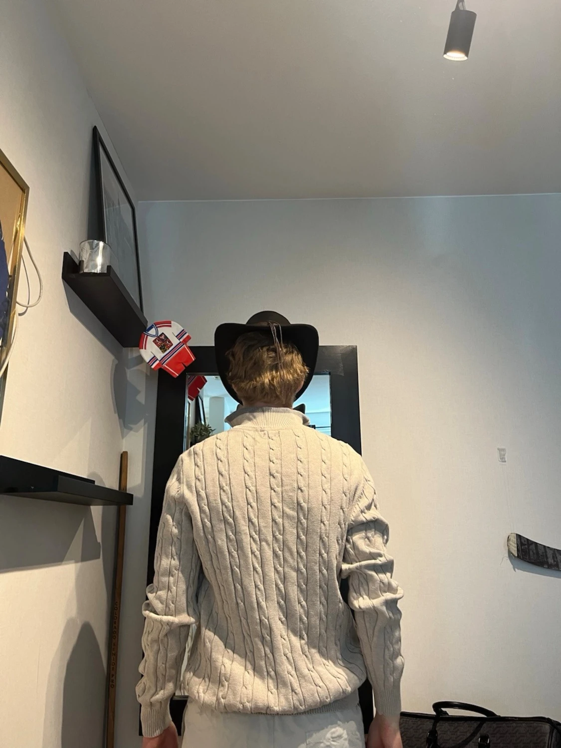 Beige kabelstickad tröja med halvzip - 1