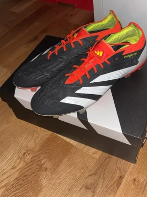 Adidas predator - Har en till annons med info men den här är fri frakt(Nu när de laddas upp).