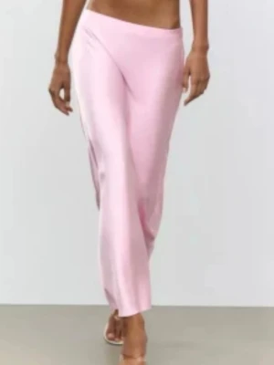 Satin kjol - Rosa satin kjol från Zara aldrig använd 