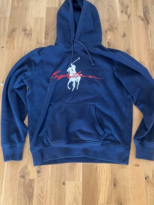 Ralph lauren hoodie  - Riktigt fet hoodie i bra skick priset kan diskuteras 
