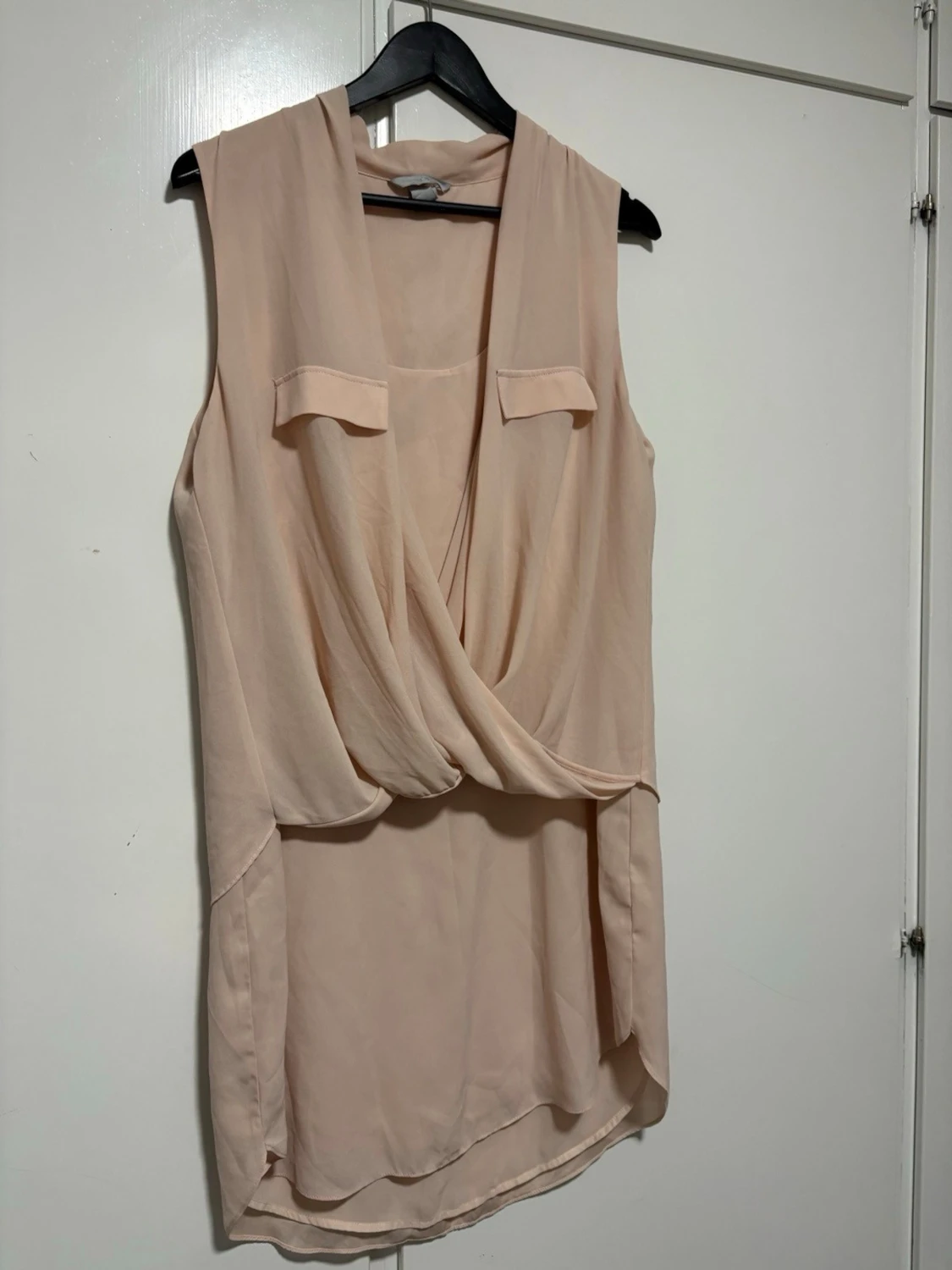 Beige omlott ärmlös linnetopp