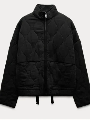 Zara jacka  - Populär Zara jacka storlek S