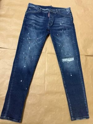 Dsquared2 Jeans - Splitter nya har aldrig kommit till användning. Storlek 48.