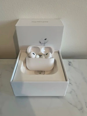 AirPods Pro 2 - Säljer ett par helt nya AirPods Pro 2
