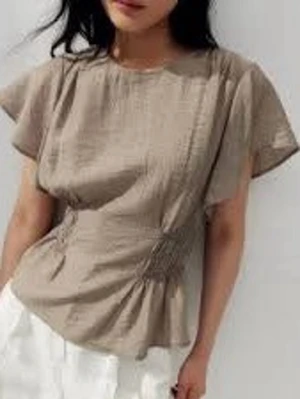 Söt grön blus - Supersöt grön blus med rynkade detaljer i midjan, storlek xs. I nytt skick 