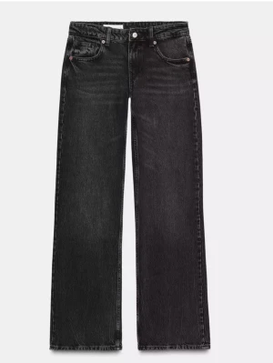 Zara jeans - Helt nya slutsålda trendiga zara jeans! Säljer därav att de inte passar mig och hade redan tagit bort lappen.. Enbart testade!☀️❣️