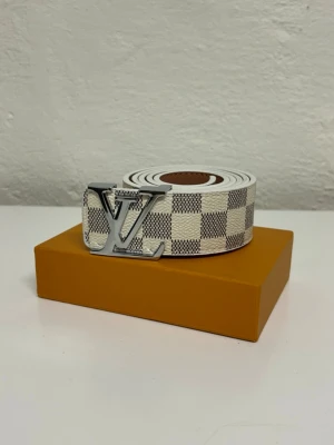 Lv Bälte  - Helt nytt aldrig använd. Storlek 110cm. Snabb frakt, endast bälte.