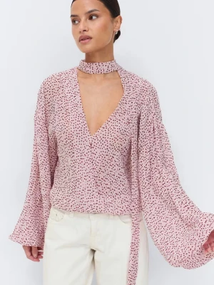 Söker denna blus i strl S!🩷 - Söker denna rosa blus från Gina tricot i strl S! Skriv gärna om ni har den och kan tänka er sälja!🩷