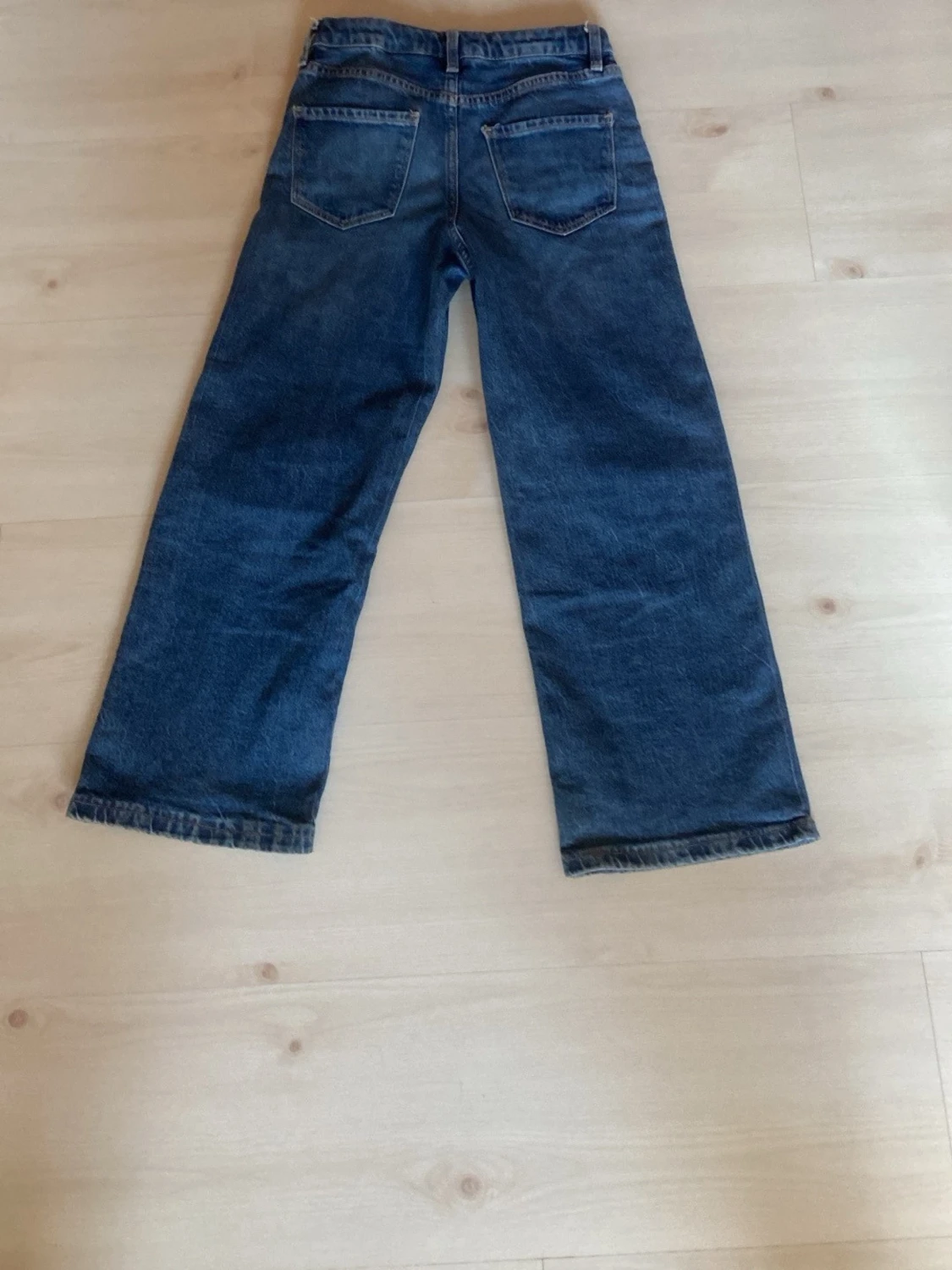 Blå raka jeans med hög midja