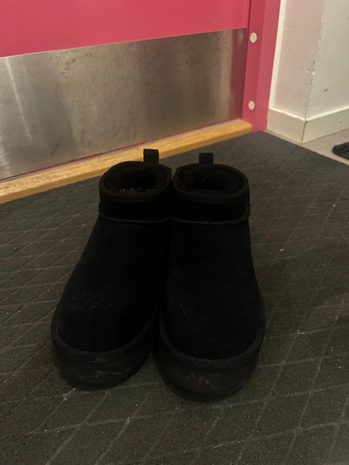 Svarta UGG stövletter i mocka - 2
