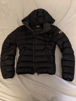 Svart colmar jacka - Pris kan diskuteras🤍