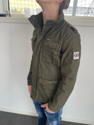 Superdry field jacka  - Superdry field jacka herr| pris:899kr| Storlek:XL | skick:9,8/10| hör av dig vid minsta lilla fundering eller fråga|