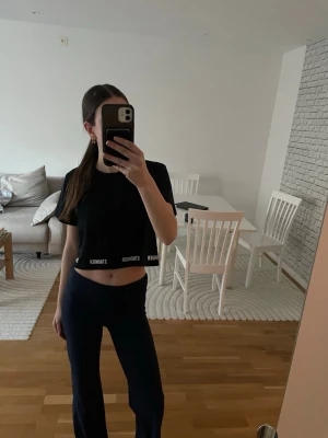 T-shirt STRONGER - s  - Snygg tränings t-shirt från Stronger i storlek S.  Aldrig använd, är i nytt skick! 💗  