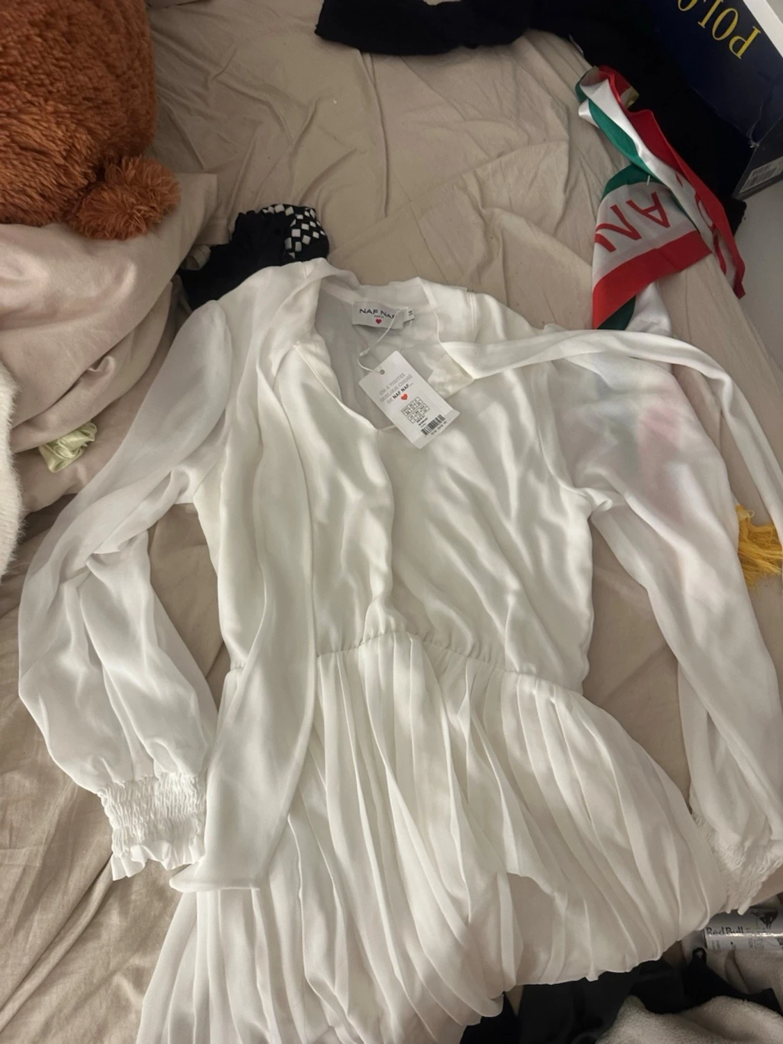 Vit omlottklänning från NA-KD