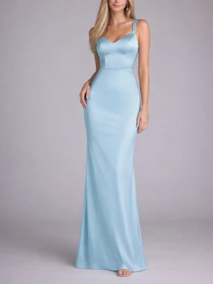 Blå silkes balklänning  - Fin balklänning i material satin, jag råkade tyvärr köpa fel storlek så den är aldrig använd. Den är i storlek 36 och är från azazie💓💓 köpte för 900kr och säljer för 799💓