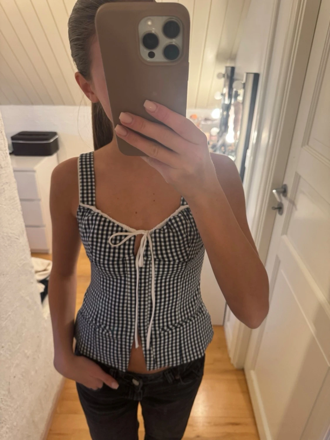 Rutig korsettopp med snörning