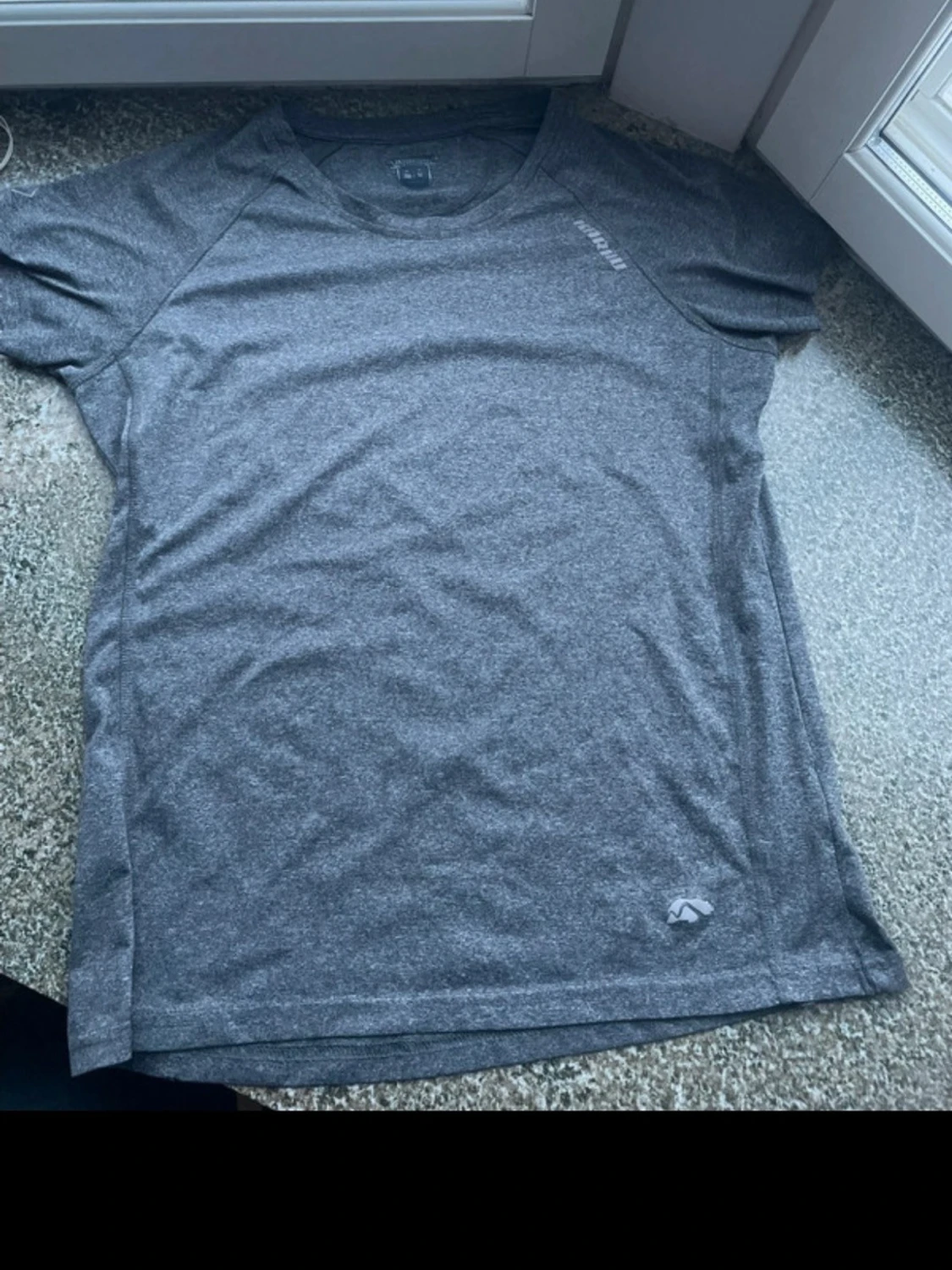 Grå tränings-tshirt från Karhu