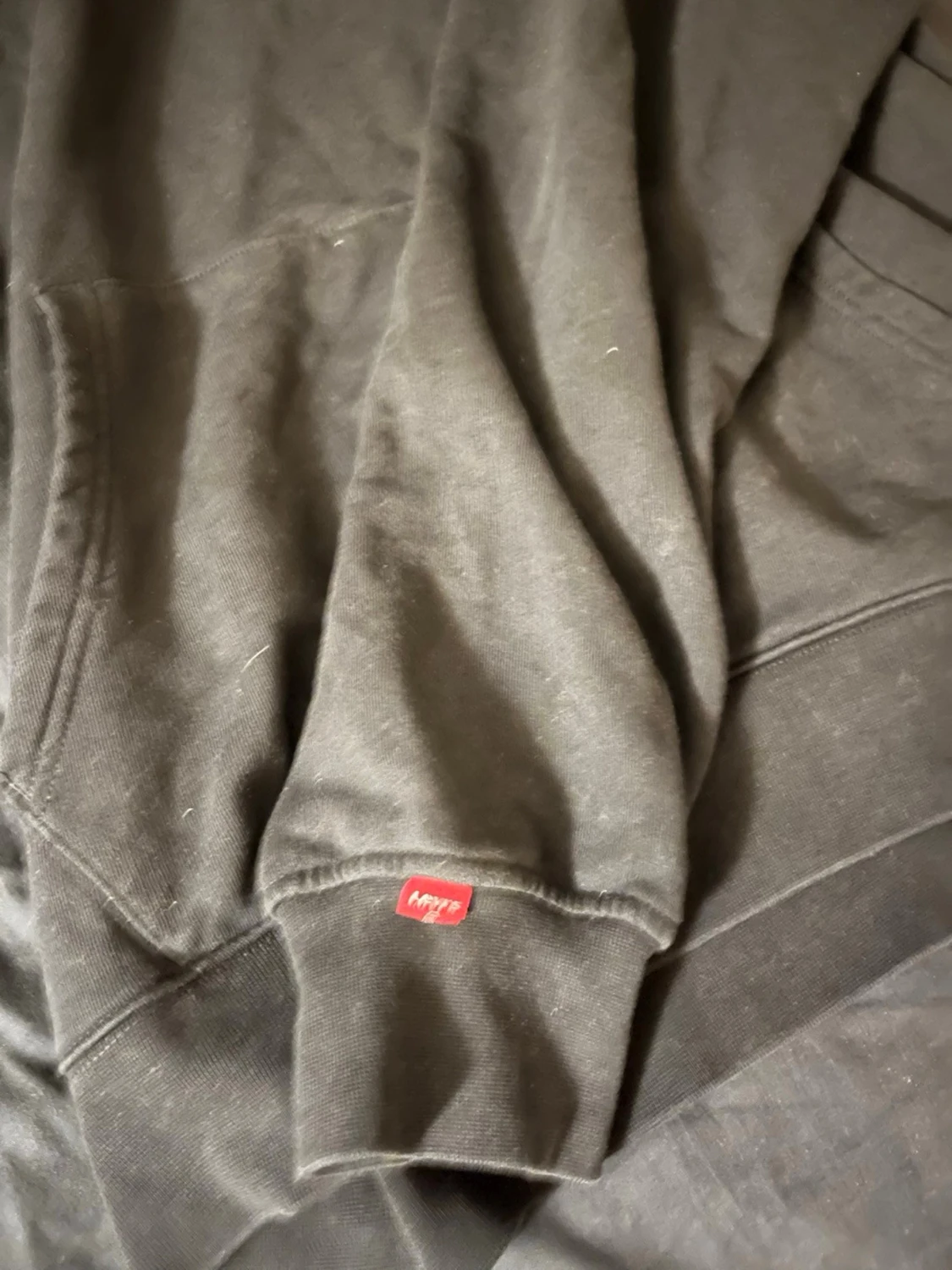 Svart hoodie från Levi's - 3