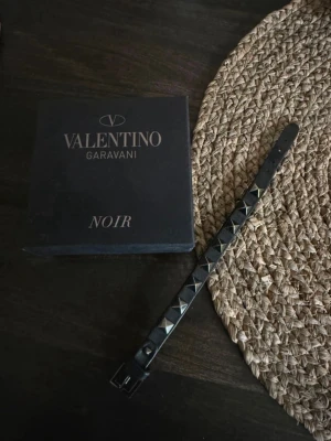 Valentino armband - Bra skick