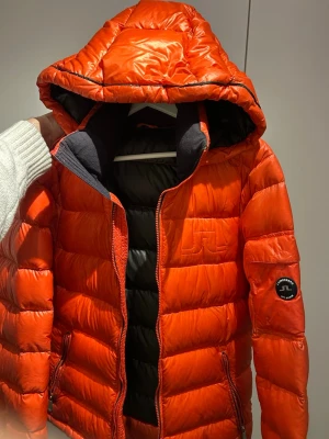 Dunjacka J.Lindeberg - Blivit för liten så dags att sälja. Mycket bra jacka som servat mig väl