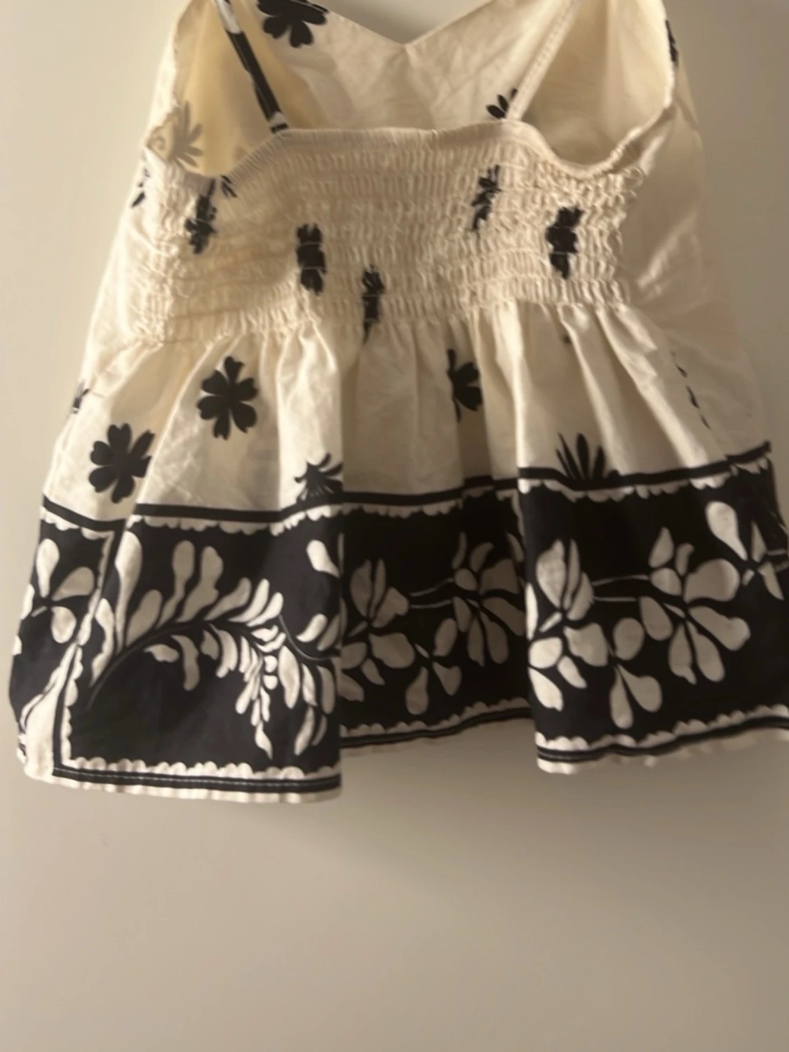 Vit och svart blommig linnetopp - 1