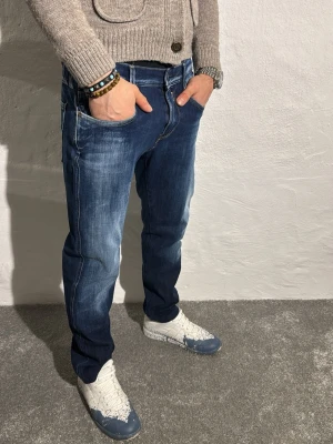 Replay jeans  - Ett par riktigt snygga jeans från Replay i storlek W30 L30 i modellen anbbas hyperflex 