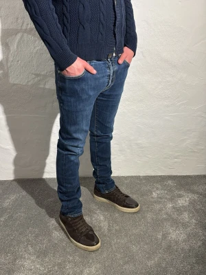 Jacob Cohën 688 comfort  - Ett par riktigt snygga jeans från Jacob Cohën i storlek W34 i modellen 688 comfort 