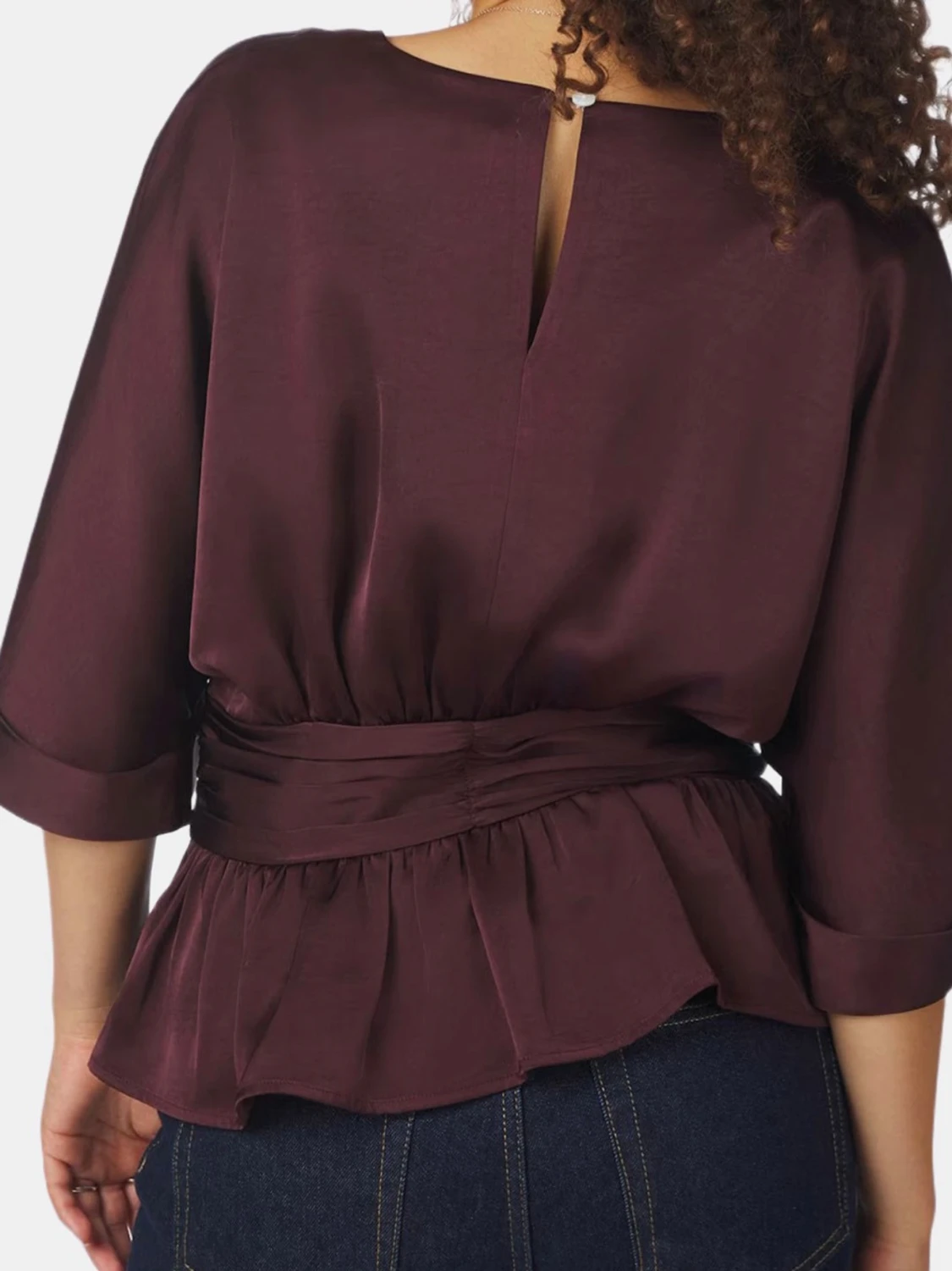 Vinröd blus, neo noir. Aldrig använd. Köpt för 699 säljer för 299 - 1