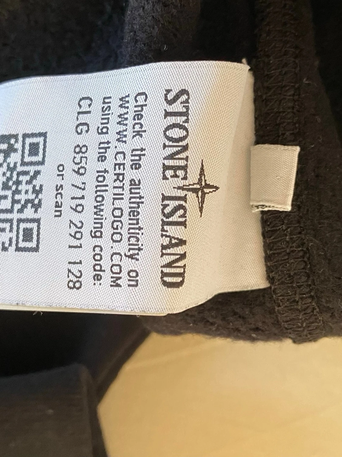 Svart hoodie från Stone Islands - 3
