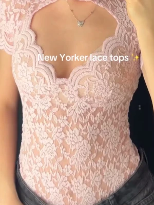 Ljusrosa spetsbody, helt ny med prislapp!  - Lånad bild!! Skriv privat för fler frågor. 