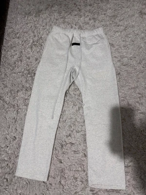  Fear of God Essentials pant - Size M good quality as new